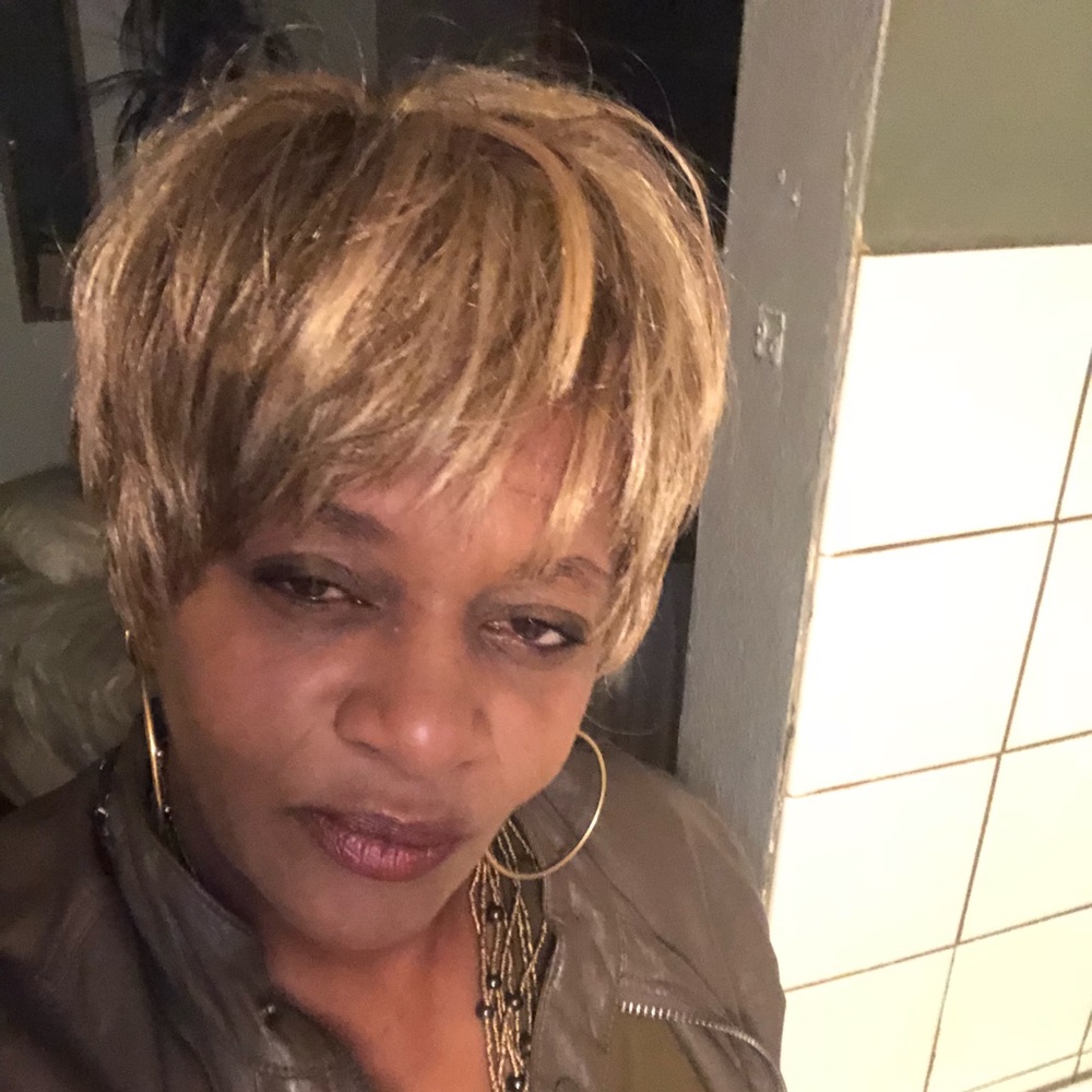 Meet your Posher, Linda